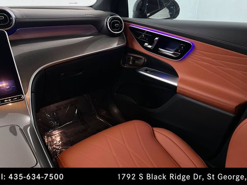 Used 2024 Mercedes-Benz GLC 300 4MATIC image 10