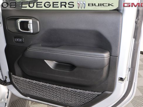 Used 2022 Jeep Wrangler Unlimited Sahara w/ LED Lighting Group image 19