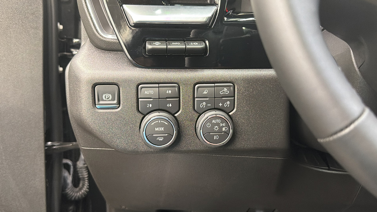 Used 2026 Chevrolet Silverado 1500 High Country w/ Midnight Edition AWD/4WD image 31