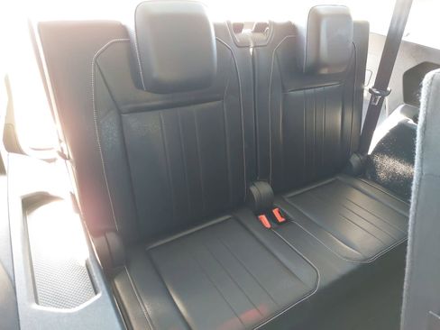 Used 2022 Volkswagen Tiguan SE FWD image 12