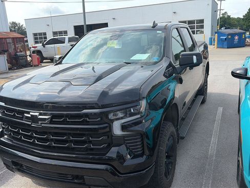 Used 2022 Chevrolet Silverado 1500 LT Trail Boss w/ LT Trail Boss Premium Package AWD/4WD image 3