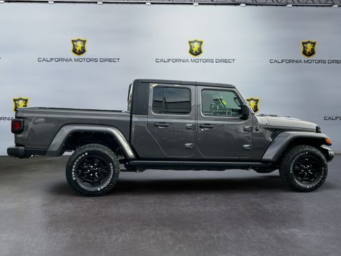 Used 2022 Jeep Gladiator Sport AWD/4WD image 4