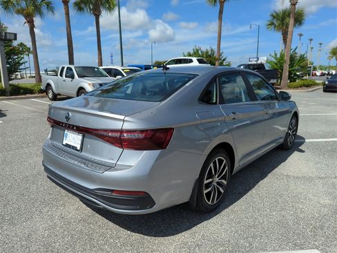 New 2025 Volkswagen Jetta SE image 5