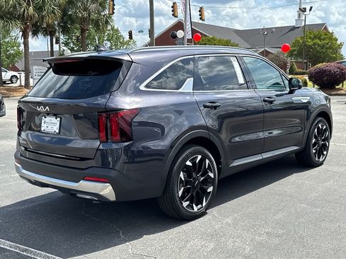 Used 2025 Kia Sorento EX image 3