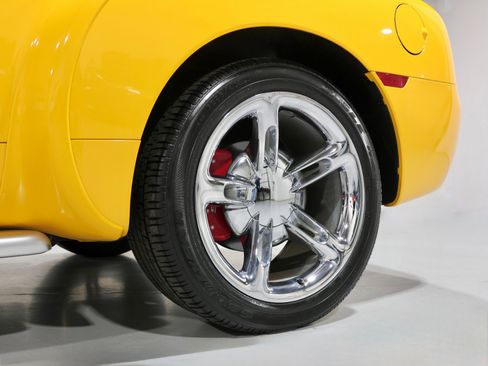 Used 2005 Chevrolet SSR w/ Preferred Equipment Group image 37