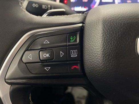 Used 2025 Jeep Grand Cherokee Altitude AWD/4WD image 35