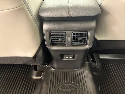 Used 2022 Toyota RAV4 XLE Premium AWD/4WD image 19