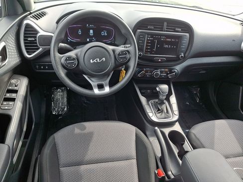 Certified 2025 Kia Soul LX w/ LX Technology Package FWD image 11
