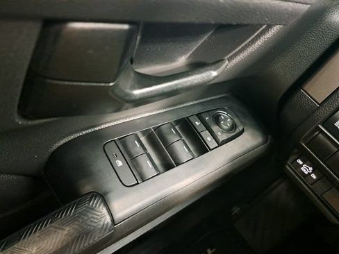 Used 2024 Toyota Tacoma SR5 AWD/4WD image 23