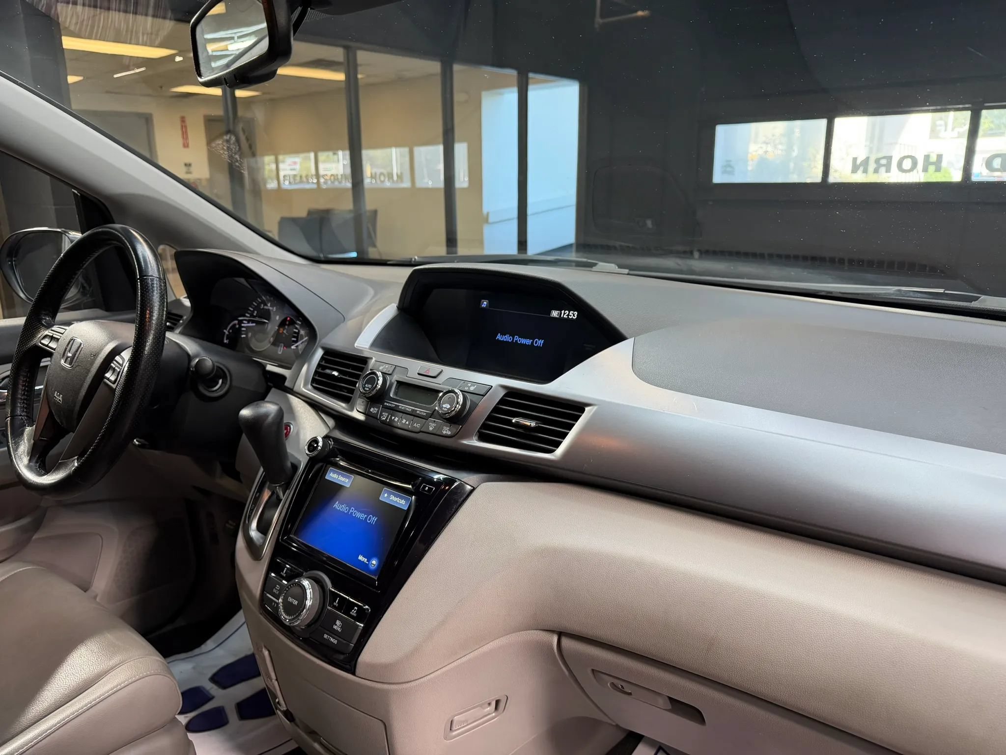 Used 2015 Honda Odyssey EX-L image 38
