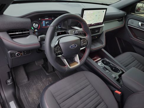 Used 2025 Ford Explorer ST-Line w/ Premium Package image 20