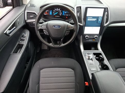 Certified 2022 Ford Edge SE image 14