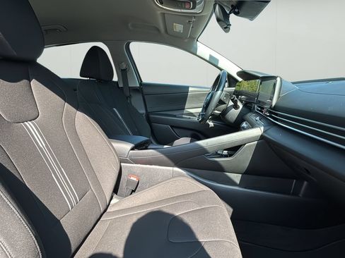 Certified 2023 Hyundai Elantra SEL w/ Convenience Package FWD image 40