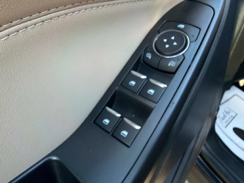 Used 2020 Ford Explorer XLT w/ Equipment Group 202A AWD/4WD image 19