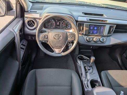 Used 2017 Toyota RAV4 LE FWD image 30