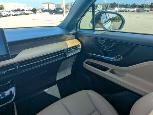 Used 2023 Lincoln Corsair Reserve w/ Equipment Group 201A FWD image 21
