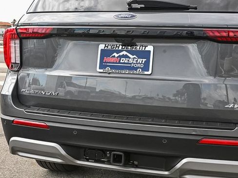 Certified 2025 Ford Explorer Platinum w/ LUX Leather Package AWD/4WD image 11