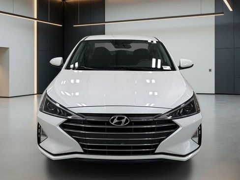 Used 2020 Hyundai Elantra SE w/ Cargo Package (C1) FWD image 4