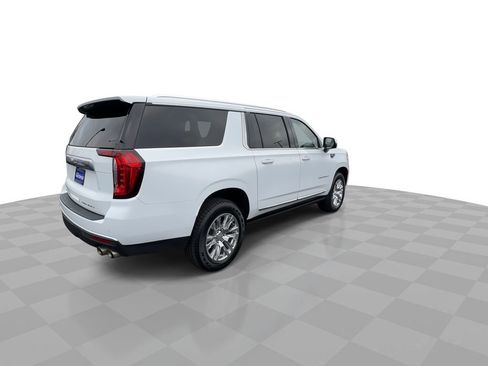 Used 2022 GMC Yukon XL Denali AWD/4WD image 8