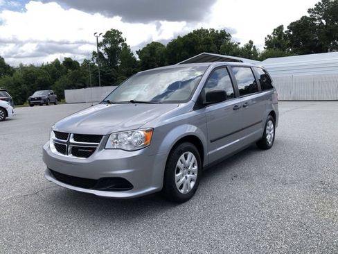 Used 2015 Dodge Grand Caravan American Value Package FWD image 4