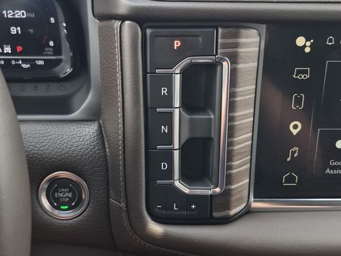 Certified 2024 GMC Yukon XL Denali AWD/4WD image 29