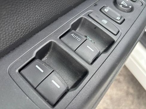 Used 2023 Honda CR-V LX image 17