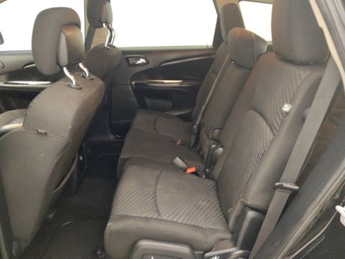 Used 2018 Dodge Journey SE w/ Popular Equipment Group FWD image 18