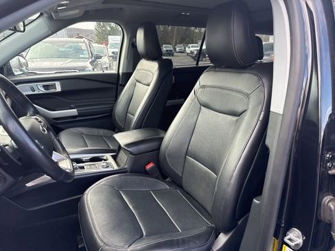 Used 2020 Ford Explorer Limited w/ Class III Trailer Tow Package image 12