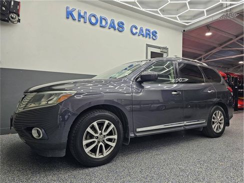 Used 2014 Nissan Pathfinder SL w/ SL Premium Package FWD image 2