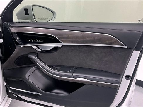 Used 2021 Audi A8 L 4.0T image 18