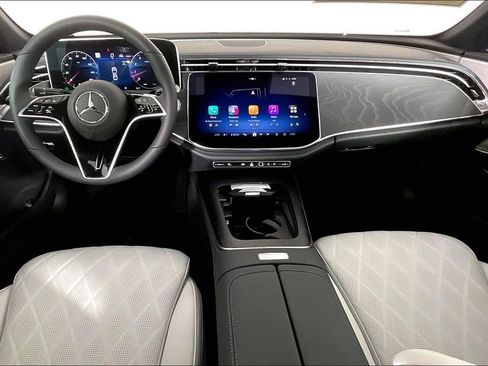 New 2026 Mercedes-Benz E 350 4MATIC Sedan image 5