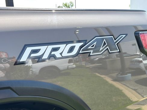 Used 2020 Nissan Titan PRO-4X AWD/4WD image 31