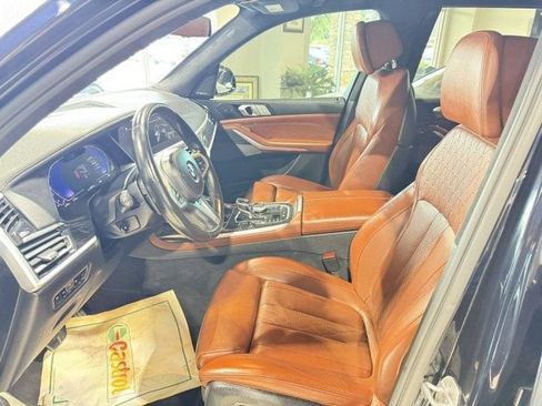 Used 2022 BMW X7 M50i image 14