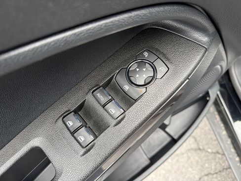 Used 2021 Ford EcoSport SE w/ SE Convenience Package image 16