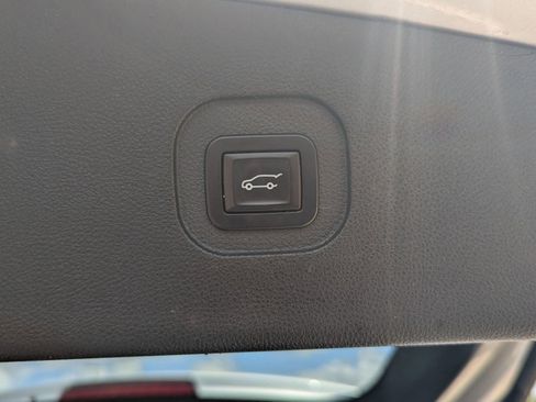 Used 2017 Chevrolet Equinox LT w/ Convenience Package FWD image 10