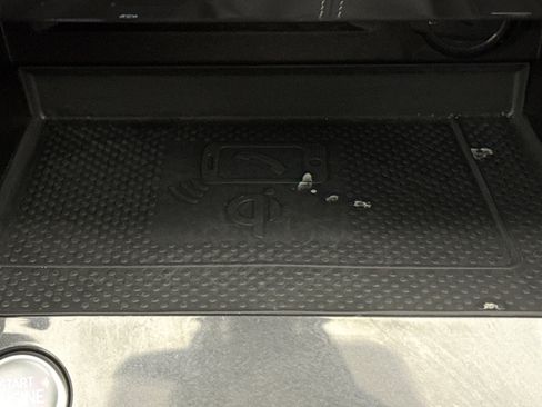 Used 2022 Volkswagen Tiguan SE image 16