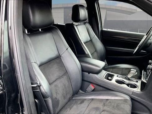 Used 2019 Jeep Grand Cherokee Altitude image 7