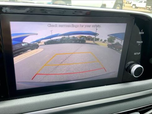Used 2022 Hyundai Sonata SE w/ Preferred Accessory Package FWD image 26
