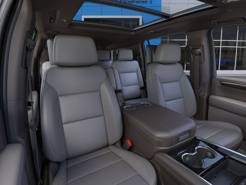 New 2026 Chevrolet Suburban Z71 AWD/4WD image 17