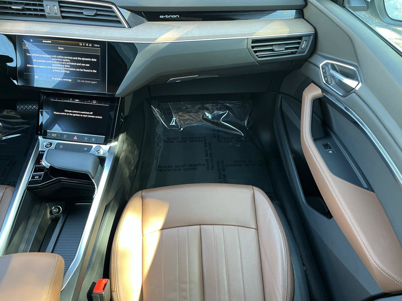 Used 2024 Audi Q8 e-tron Premium AWD/4WD image 20