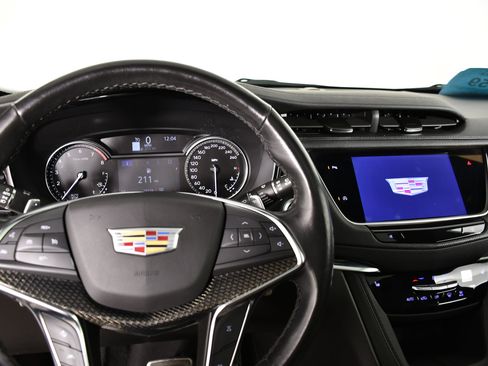Used 2023 Cadillac XT5 Sportv AWD/4WD image 16