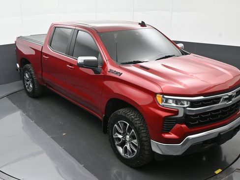 Used 2023 Chevrolet Silverado 1500 LT AWD/4WD image 32