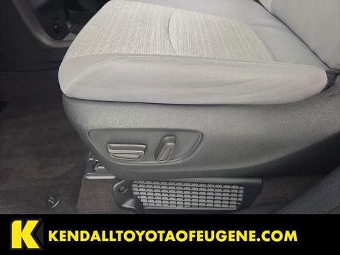 Used 2025 Toyota Sienna LE image 16