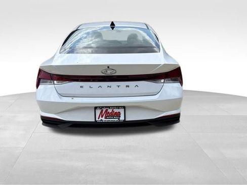 Used 2021 Hyundai Elantra SEL w/ Convenience Package FWD image 6