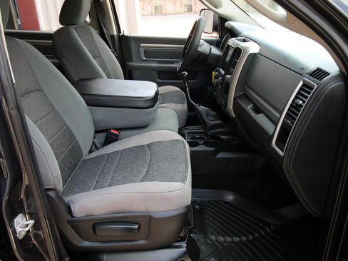 Used 2016 RAM 2500 SLT w/ Luxury Group AWD/4WD image 36