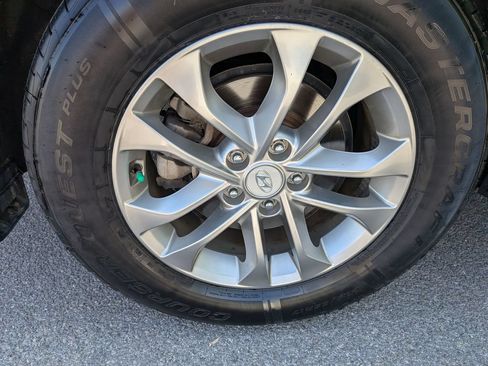 Used 2019 Hyundai Santa Fe SE AWD/4WD image 41