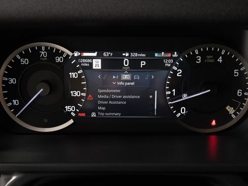 Used 2023 Land Rover Defender 110 SE image 35