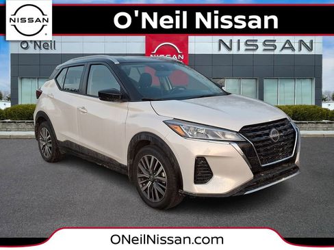Certified 2024 Nissan Kicks SV image 1