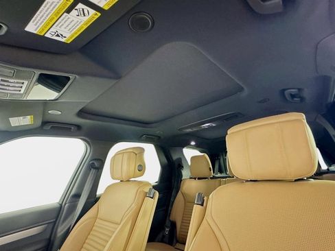 New 2026 Land Rover Discovery Limited Edition image 14