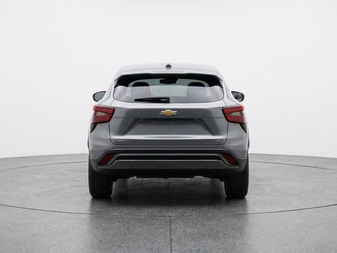 Used 2025 Chevrolet Trax LT FWD image 7